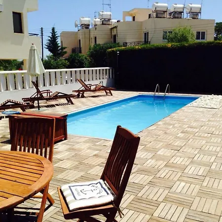 Villa La Superba, 3 Bedroom Villa With Pool Lantställe